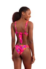 Laden Sie das Bild in den Galerie-Viewer, Model Back: Rio De Sol Unterteil Bottom Flavors Essential-Cos
