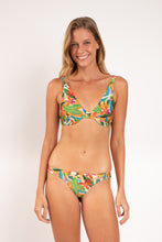Laden Sie das Bild in den Galerie-Viewer, Model Front: Rio De Sol Unterteil Bottom Tropical Nice
