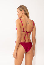 Laden Sie das Bild in den Galerie-Viewer, Model Back: Rio De Sol Set Set Shimmer-Desejo Lia-Noa Lacinho
