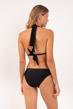 Laden Sie das Bild in den Galerie-Viewer, Model Back: Rio De Sol Unterteil Bottom Shimmer-Black Essential-Comfy
