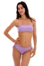 Laden Sie das Bild in den Galerie-Viewer, Model Front: Rio De Sol Set Set Uv-Harmonia Bandeau-Reto Madrid
