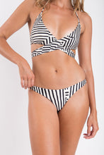 Laden Sie das Bild in den Galerie-Viewer, Image 09: Rio De Sol Set Set Collage Kate Mia
