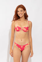 Laden Sie das Bild in den Galerie-Viewer, Model Front: Wednesday In Hawaii By Rio De Sol Unterteil Bottom Pua-Guava Kai
