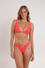 Laden Sie das Bild in den Galerie-Viewer, Model Front: Rio De Sol Unterteil Bottom Malibu-Folia Cali
