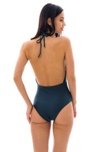 Laden Sie das Bild in den Galerie-Viewer, Model Back: Rio De Sol Badeanzug Shark Transpassado
