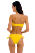 Laden Sie das Bild in den Galerie-Viewer, Model Back: Rio De Sol Unterteil Bottom Uv-Melon Madrid
