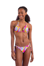 Laden Sie das Bild in den Galerie-Viewer, Model Front: Rio De Sol Set Set Dreams Tri-Inv Ibiza-Comfy
