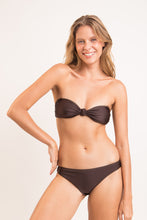 Laden Sie das Bild in den Galerie-Viewer, Image 07: Rio De Sol Set Set Shimmer-Coffee Bandeau-Joy Essential
