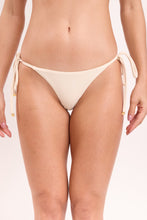 Laden Sie das Bild in den Galerie-Viewer, Gallery: Rio De Sol Unterteil Bottom Touch-Natural Cheeky-Tie
