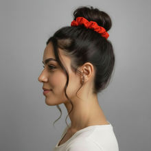 Laden Sie das Bild in den Galerie-Viewer, Image 03: Rio De Sol Haar-Accessoires Rouge Scrunchie
