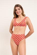 Laden Sie das Bild in den Galerie-Viewer, Bottom Floral-Scales Hotpants
