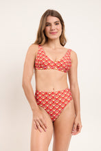 Laden Sie das Bild in den Galerie-Viewer, Bottom Floral-Scales Hotpants
