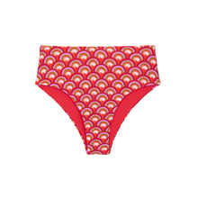 Laden Sie das Bild in den Galerie-Viewer, Bottom Floral-Scales Hotpants
