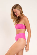 Laden Sie das Bild in den Galerie-Viewer, Bottom Fluity-Amor Hotpants
