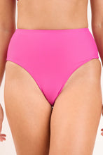 Laden Sie das Bild in den Galerie-Viewer, Bottom Fluity-Amor Hotpants
