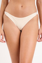 Laden Sie das Bild in den Galerie-Viewer, Bottom Malibu-Natural Essential-Iris
