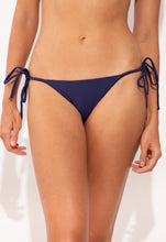 Laden Sie das Bild in den Galerie-Viewer, Bottom Touch-Marinho Cheeky-Tie
