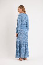 Laden Sie das Bild in den Galerie-Viewer, Chuva Long Dress Verona

