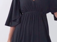 Laden und Abspielen von Videos im Galerie-Viewer, Black Mini Dress
