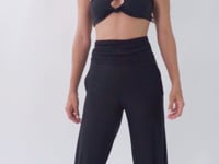 Laden und Abspielen von Videos im Galerie-Viewer, Black Pants Knot
