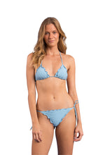 Laden Sie das Bild in den Galerie-Viewer, Model Front: Rio De Sol Unterteil Bottom Dots-Sky Frufru-Comfy
