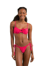 Laden Sie das Bild in den Galerie-Viewer, Model Front: Rio De Sol Unterteil Bottom Dots-Virtual-Pink Pipa
