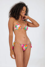 Laden Sie das Bild in den Galerie-Viewer, Model Front: Rio De Sol Unterteil Bottom Green-Bloom Frufru-Fio
