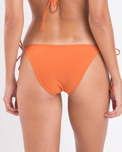 Laden Sie das Bild in den Galerie-Viewer, Image 05: Rio De Sol Unterteil Bottom Ocre Lacinho
