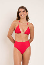 Laden Sie das Bild in den Galerie-Viewer, Model Front: Rio De Sol Unterteil Bottom Rouge Hotpants
