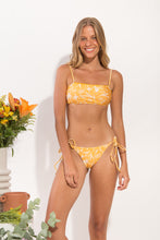 Laden Sie das Bild in den Galerie-Viewer, Model Front: Rio De Sol Unterteil Bottom Sunny-Forest Ibiza-Comfy
