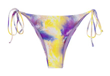 Laden Sie das Bild in den Galerie-Viewer, Product Front: Rio De Sol Unterteil Bottom Tiedye-Purple Ibiza
