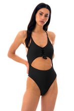 Laden Sie das Bild in den Galerie-Viewer, Model Front: Rio De Sol Badeanzug Dots-Black Ivy Strap
