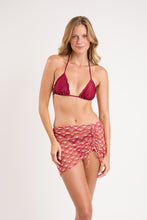Laden Sie das Bild in den Galerie-Viewer, Model Front: Rio De Sol Strandrock Floral-Scales Mini Skirt Ruched
