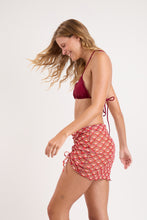 Laden Sie das Bild in den Galerie-Viewer, Image 03: Rio De Sol Strandrock Floral-Scales Mini Skirt Ruched
