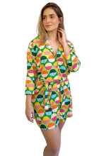 Laden Sie das Bild in den Galerie-Viewer, Model Front: Rio De Sol Strandkleid Garden City Chemise
