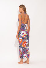 Laden Sie das Bild in den Galerie-Viewer, Model Back: Rio De Sol Strandkleid Garden-Flower Saida Yara
