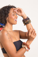 Laden Sie das Bild in den Galerie-Viewer, Image 05: Rio De Sol Haar-Accessoires Nocciola Scrunchie
