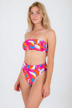Laden Sie das Bild in den Galerie-Viewer, Image 04: Rio De Sol Set Set Antelope Bandeau-Reto Hotpant-Cos
