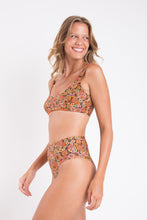Laden Sie das Bild in den Galerie-Viewer, Image 03: Rio De Sol Set Set Bouquet Bliss Hotpants
