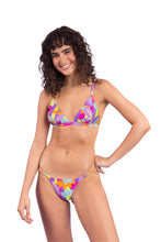 Laden Sie das Bild in den Galerie-Viewer, Model Front: Rio De Sol Set Set Dreams Tri-Fixo Cheeky-Fixa
