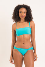 Laden Sie das Bild in den Galerie-Viewer, Model Front: Rio De Sol Set Set Nanai Bandeau-Reto Mel-Comfy
