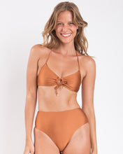 Laden Sie das Bild in den Galerie-Viewer, Gallery: Rio De Sol Set Set Nocciola Mila Hotpants
