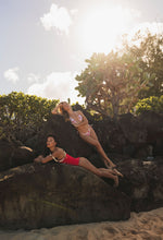 Laden Sie das Bild in den Galerie-Viewer, Image 12: Rio De Sol Set Set Pua-Hibiscus Kauai Kaleia
