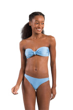 Laden Sie das Bild in den Galerie-Viewer, Image 04: Rio De Sol Set Set Shimmer-Baltic-Sea Bandeau-Joy Essential
