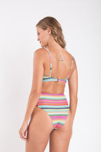 Laden Sie das Bild in den Galerie-Viewer, Model Back: Rio De Sol Set Set Supercolor Bandeau-Joy Highwaist-Spin
