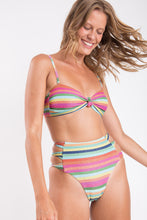 Laden Sie das Bild in den Galerie-Viewer, Image 06: Rio De Sol Set Set Supercolor Bandeau-Joy Highwaist-Spin
