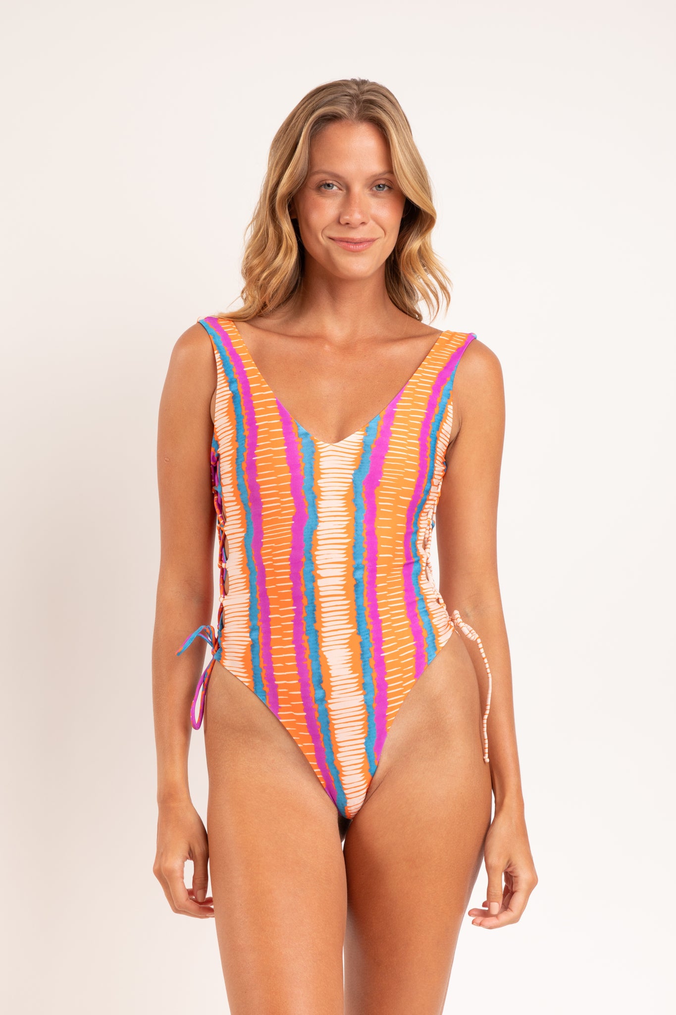 Model Front: Rio De Sol Badeanzug Stripes Zoe
