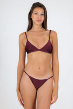 Laden Sie das Bild in den Galerie-Viewer, Model Front: Rio De Sol Oberteil Top Barolo Tri-Fixo
