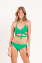 Laden Sie das Bild in den Galerie-Viewer, Model Front: Rio De Sol Oberteil Top Dots-Tambourine Kate
