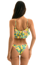 Laden Sie das Bild in den Galerie-Viewer, Model Back: Rio De Sol Oberteil Top Florescer Babado
